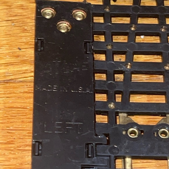 H0 SCALE TRUE-TRACK SNAP-SWITCHES(3) one right/2 left - Picture 6 of 10